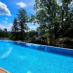 Appartement Pine Point With Shared Pools, Jacuzzi, Sauna & Gym