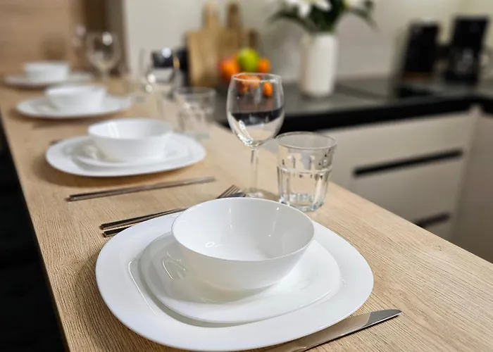 Pine Point With Shared Pools, Jacuzzi, Sauna & Gym Apartmán