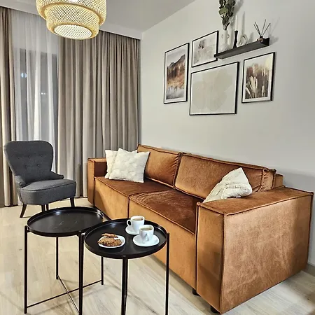 Pine Point With Shared Pools, Jacuzzi, Sauna & Gym 아파트 스클라르스카포렘바