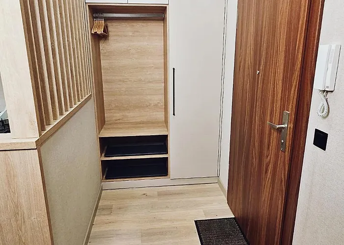 Pine Point With Shared Pools, Jacuzzi, Sauna & Gym *